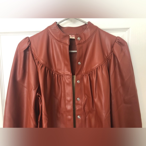 Levi’s button up top (XS) - Picture 7 of 15